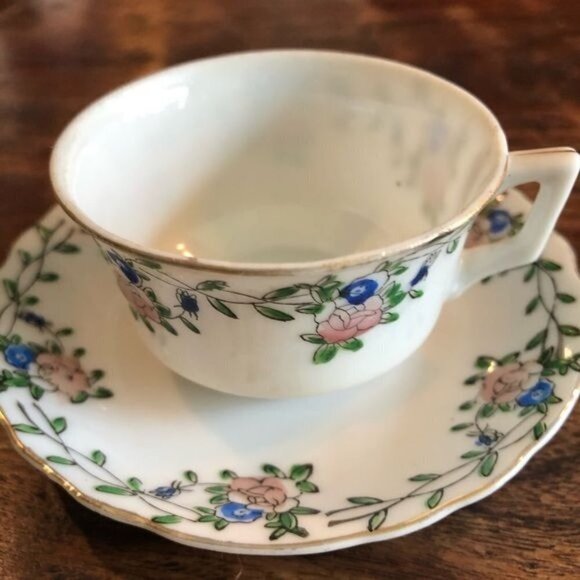 Vintage miniature tea cup - Picture 1 of 6